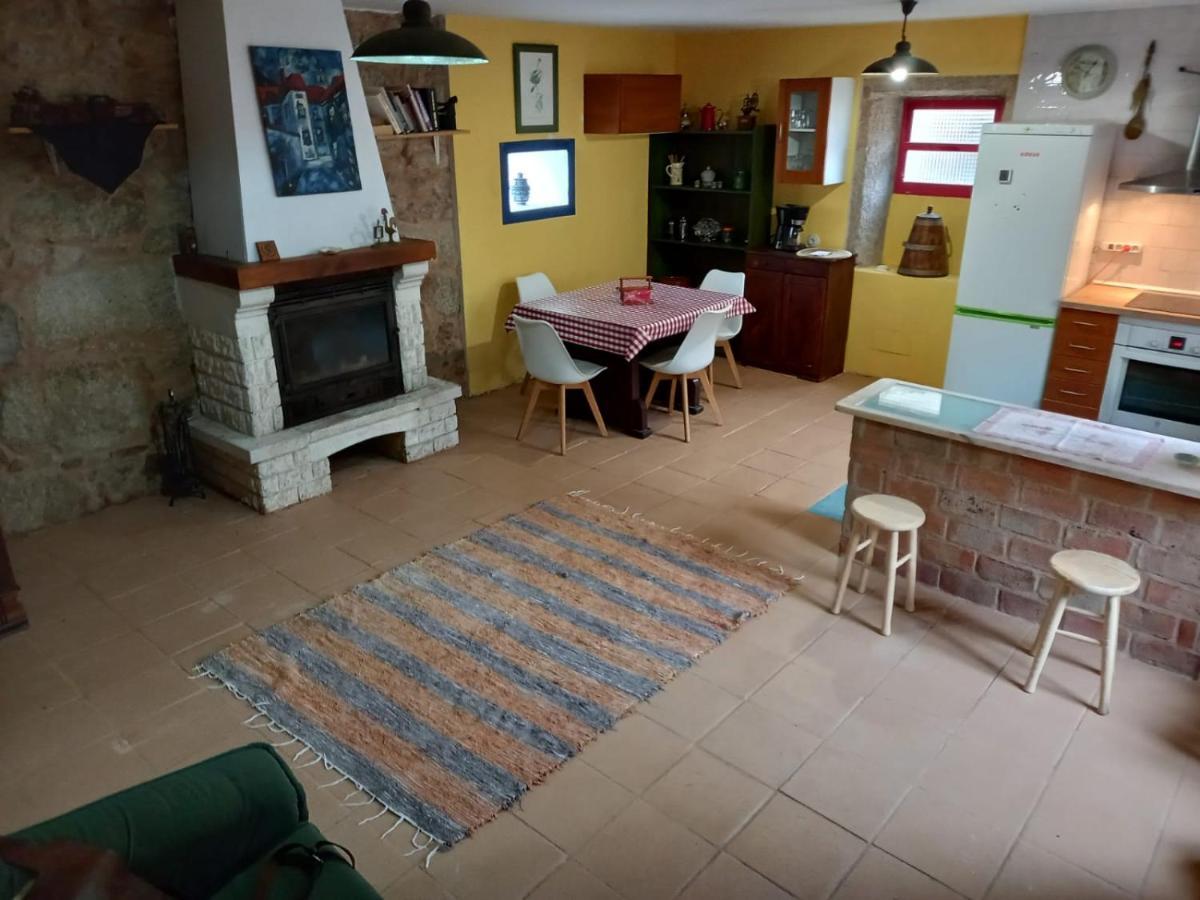 A Casa De Florinda Apartment Oia Bagian luar foto